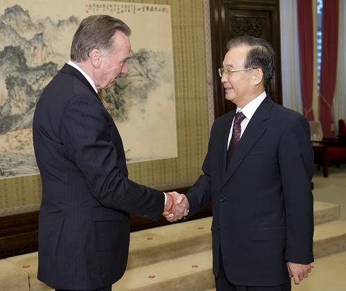 Premier Wen Jiabao Meets with a Foreign Member of CCICED.jpg
